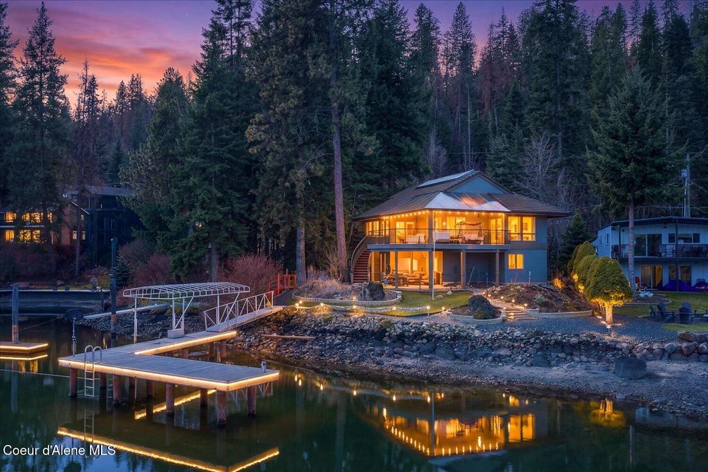 Photo of 544 Stewart Ct, Coeur dAlene, ID 83814 (MLS # 26-1915)