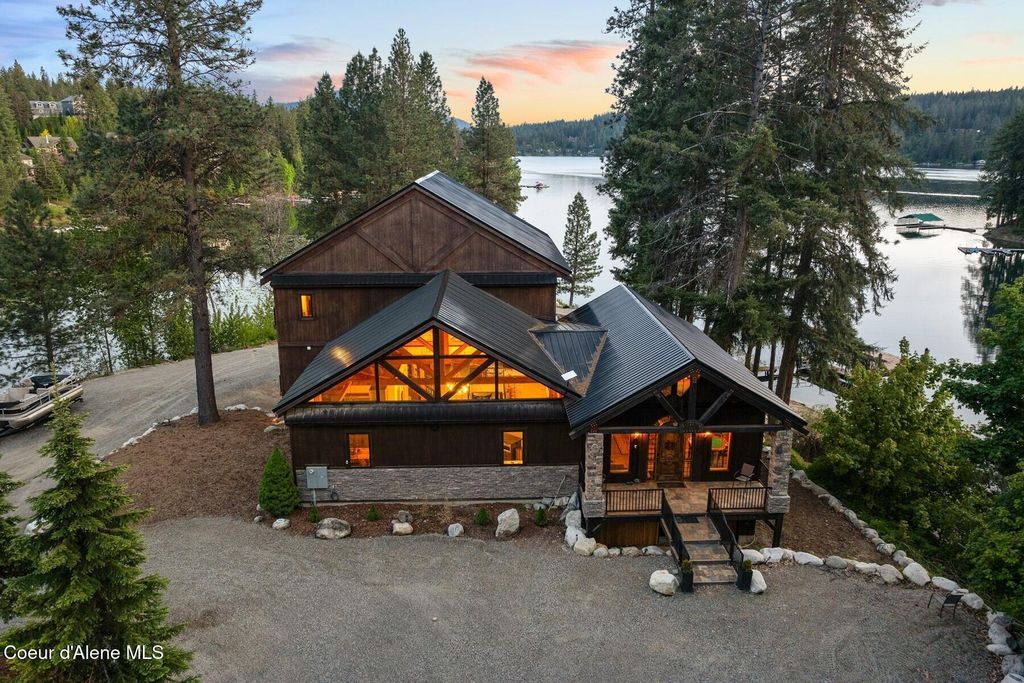 Photo of 14318 Waters Edge Ct, Hayden, ID 83835 (MLS # 25-5247)