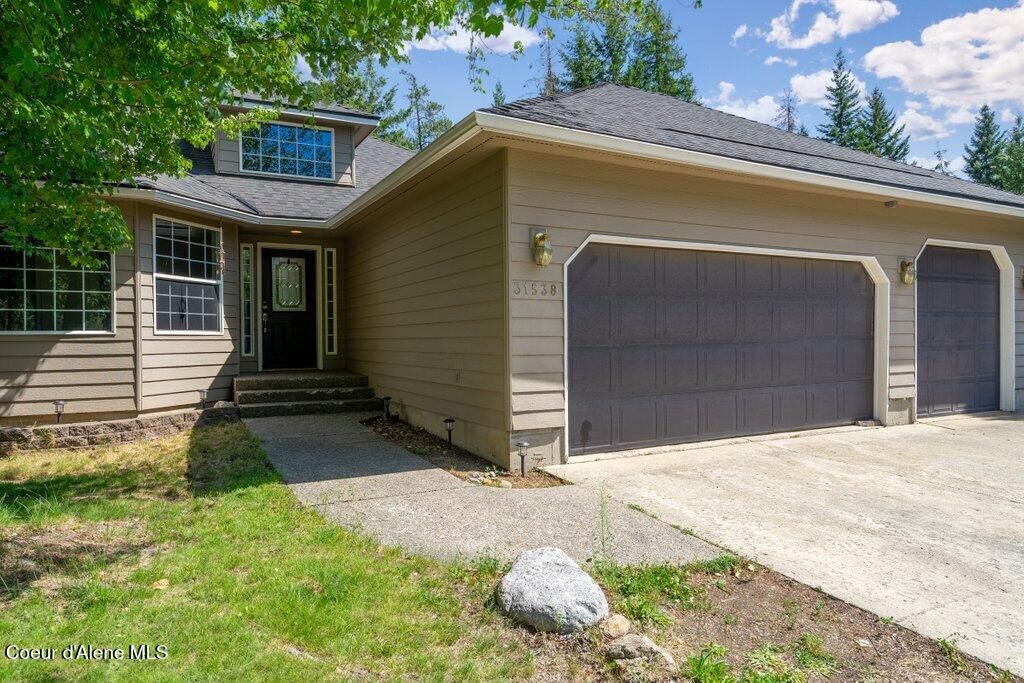 Photo of 31538 BARBARA Ave, Spirit Lake, ID 83869 (MLS # 25-8590)