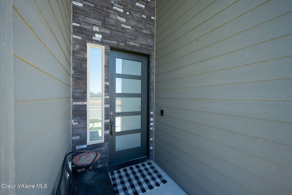 Photo of 1490 Moselle DR, Coeur dAlene, ID 83814 (MLS # 26-7379)