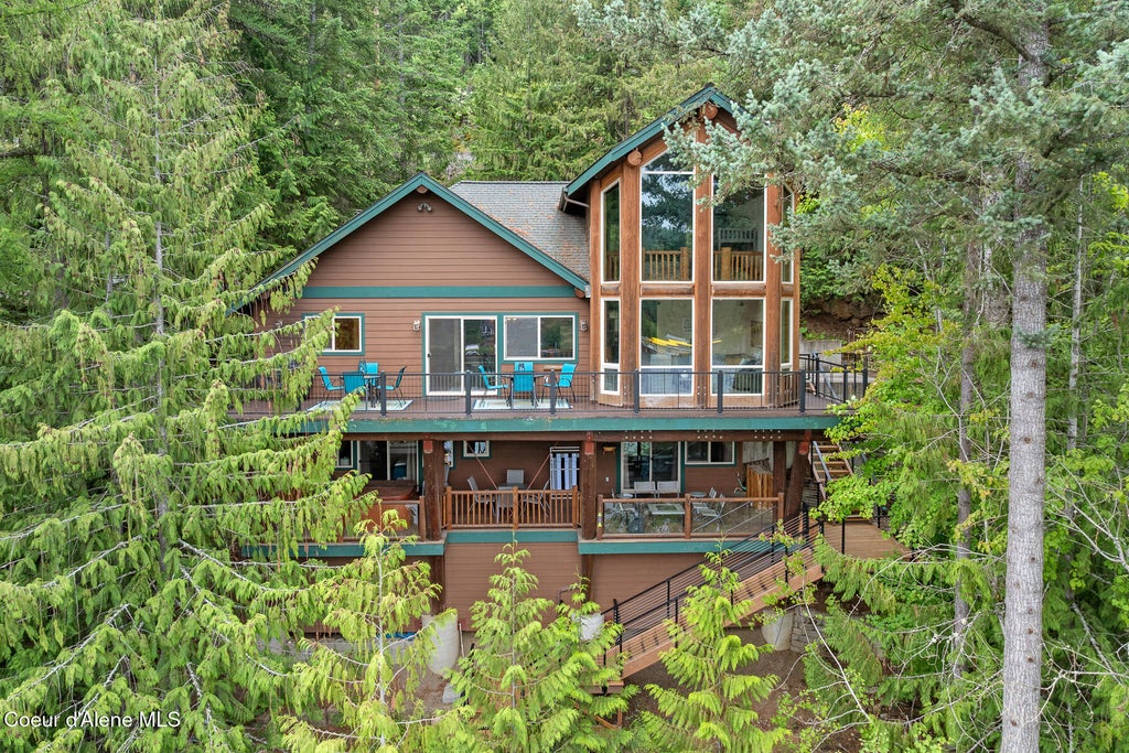 Photo of 8247 Shorecrest RD, Coeur dAlene, ID 83814 (MLS # 26-6949)