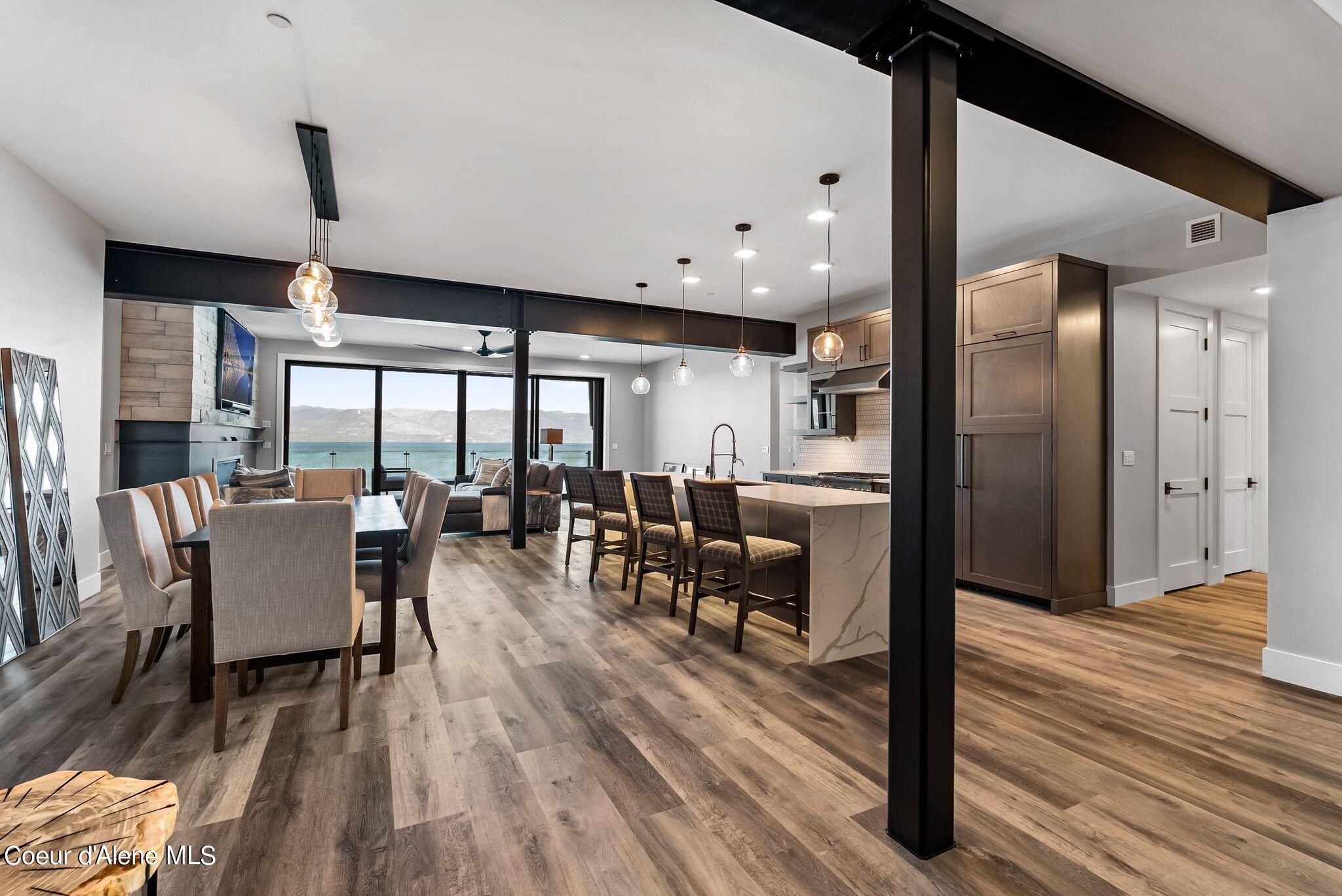 802 Sandpoint Ave #8202 & #8201