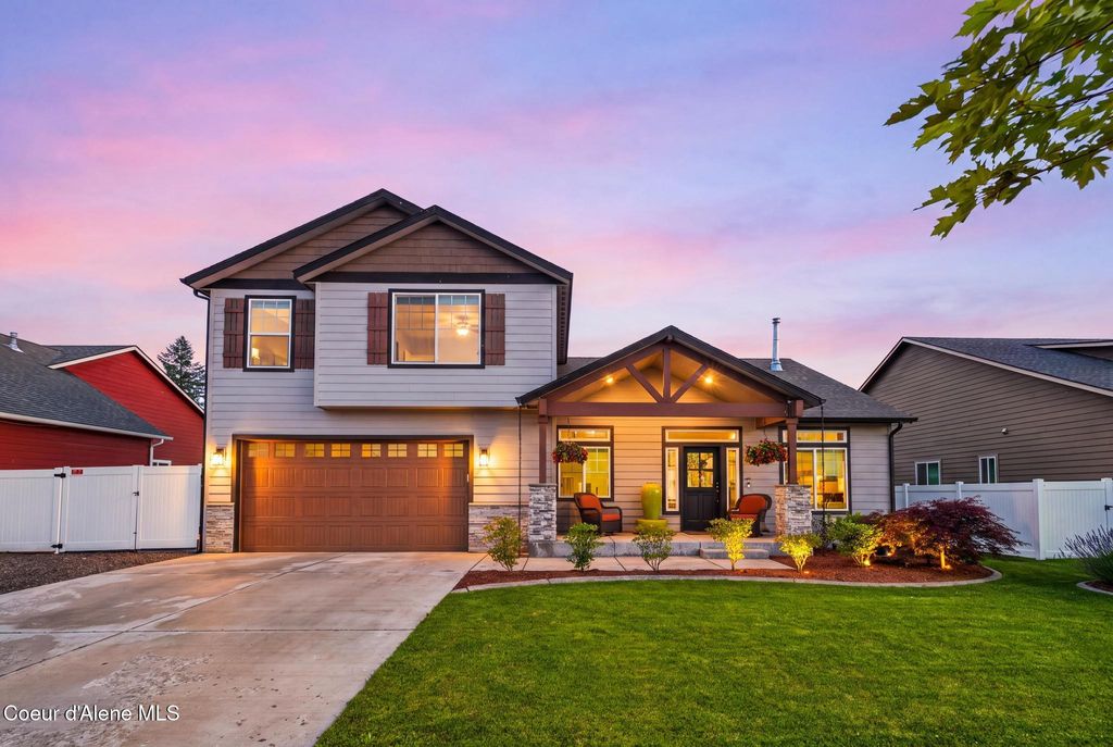 Photo of 1658 BOYLES Ave, Hayden, ID 83835 (MLS # 26-6977)