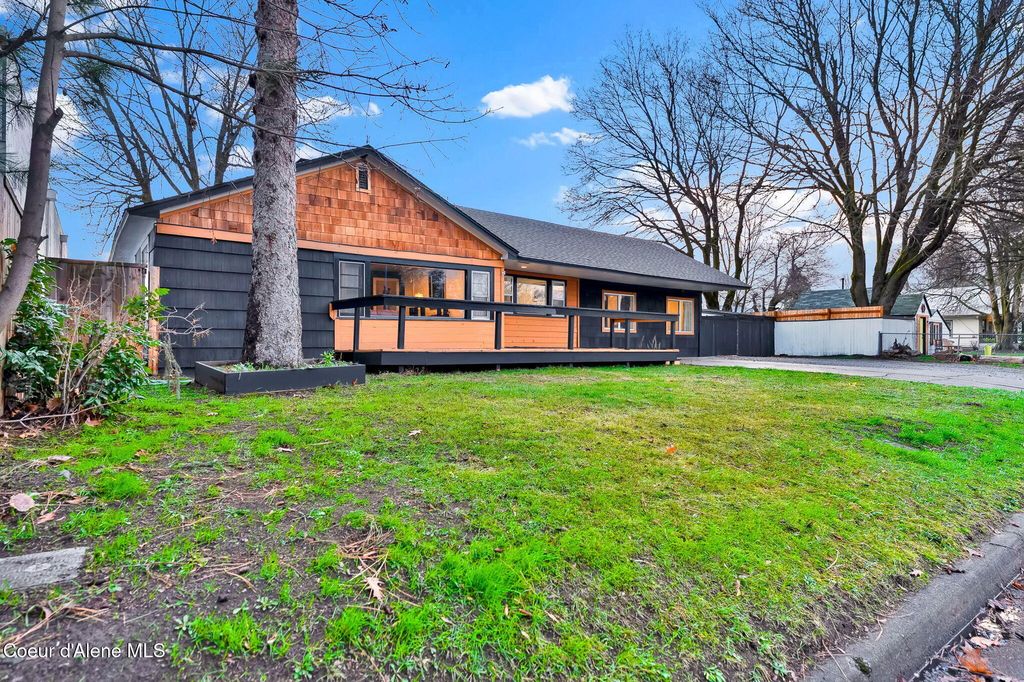 Photo of 1215 1st, Coeur dAlene, ID 83814 (MLS # 25-11607)