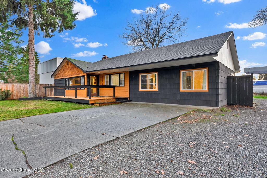 Photo of 1215 1st, Coeur dAlene, ID 83814 (MLS # 25-11607)