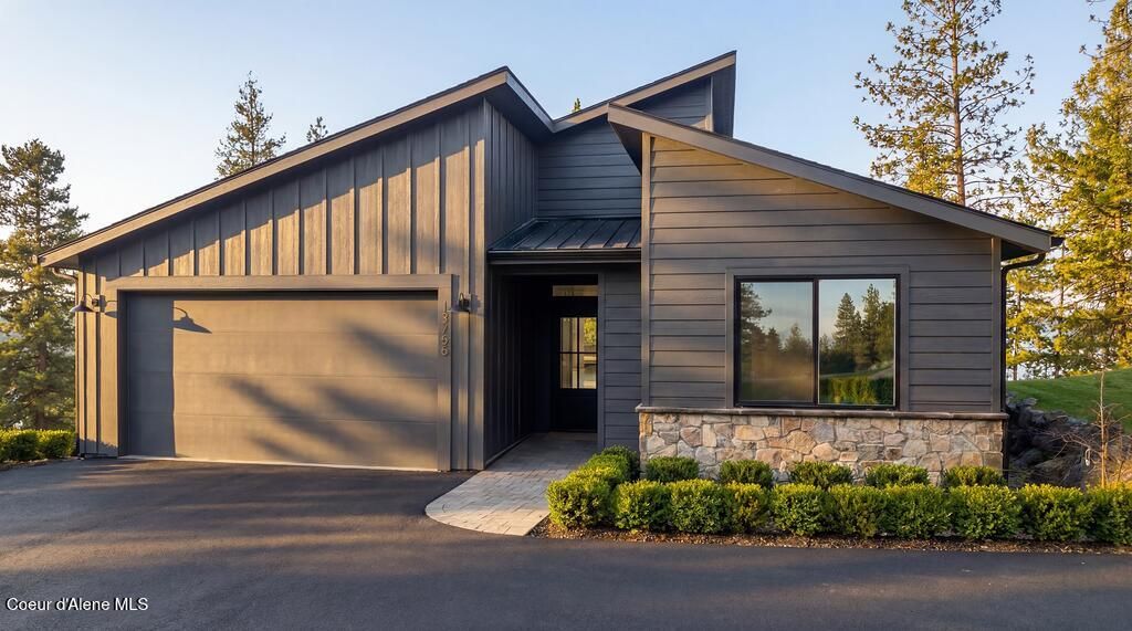 Photo of 13788 Hanson Rd, Harrison, ID 83833 (MLS # 26-1379)