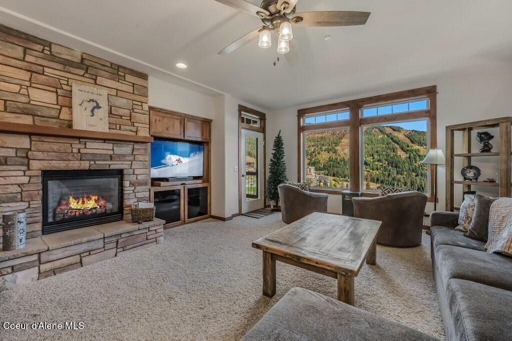 Photo of 128 Mogul Hill Hill # 303, Sandpoint, ID 83864 (MLS # 25-10125)