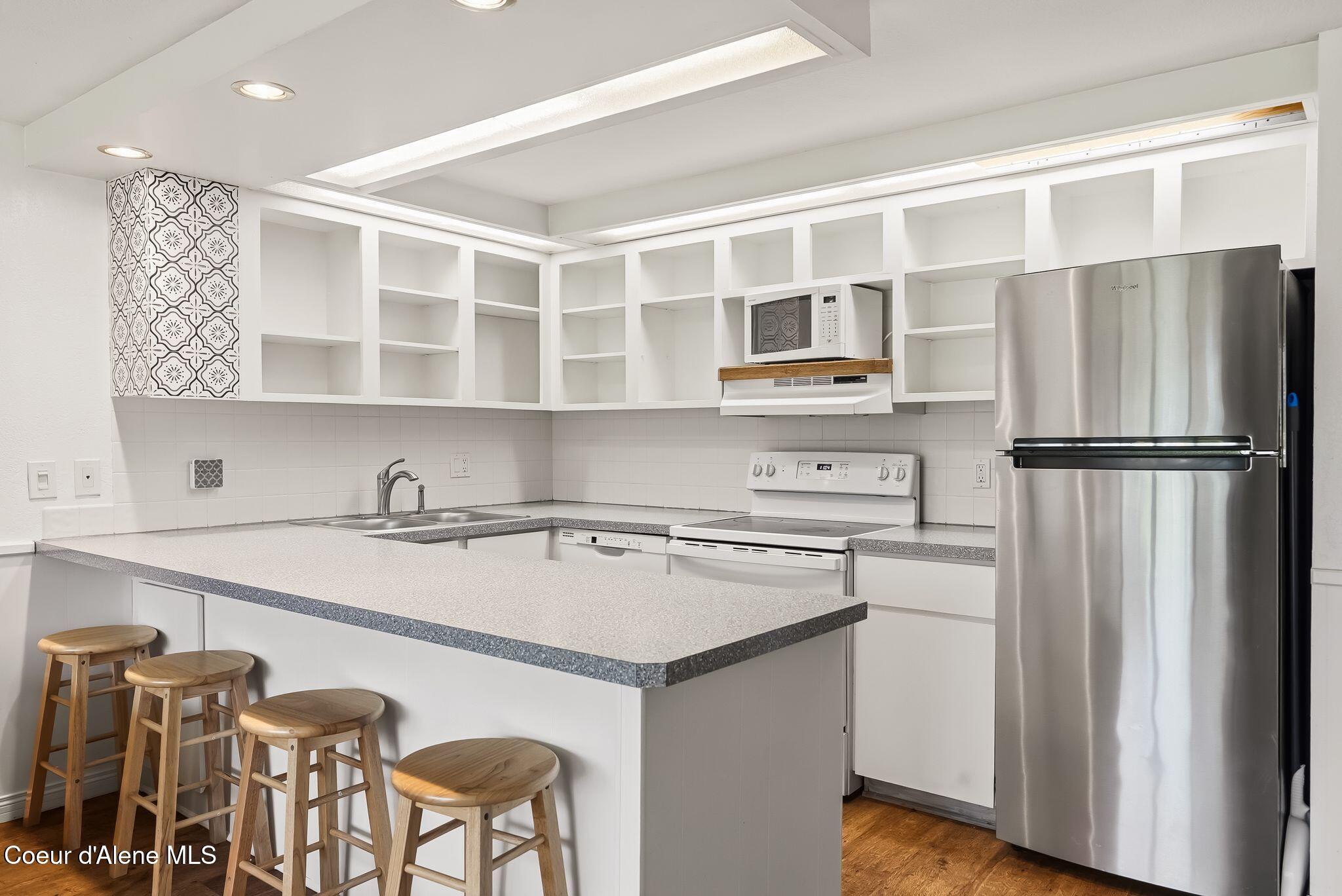 301 Iberian APT 119