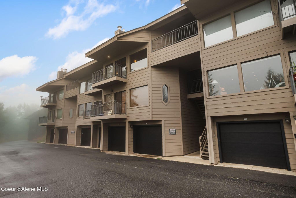 Photo of 88 Blooming Flower CT #303, Sandpoint, ID 83864 (MLS # 26-10268)