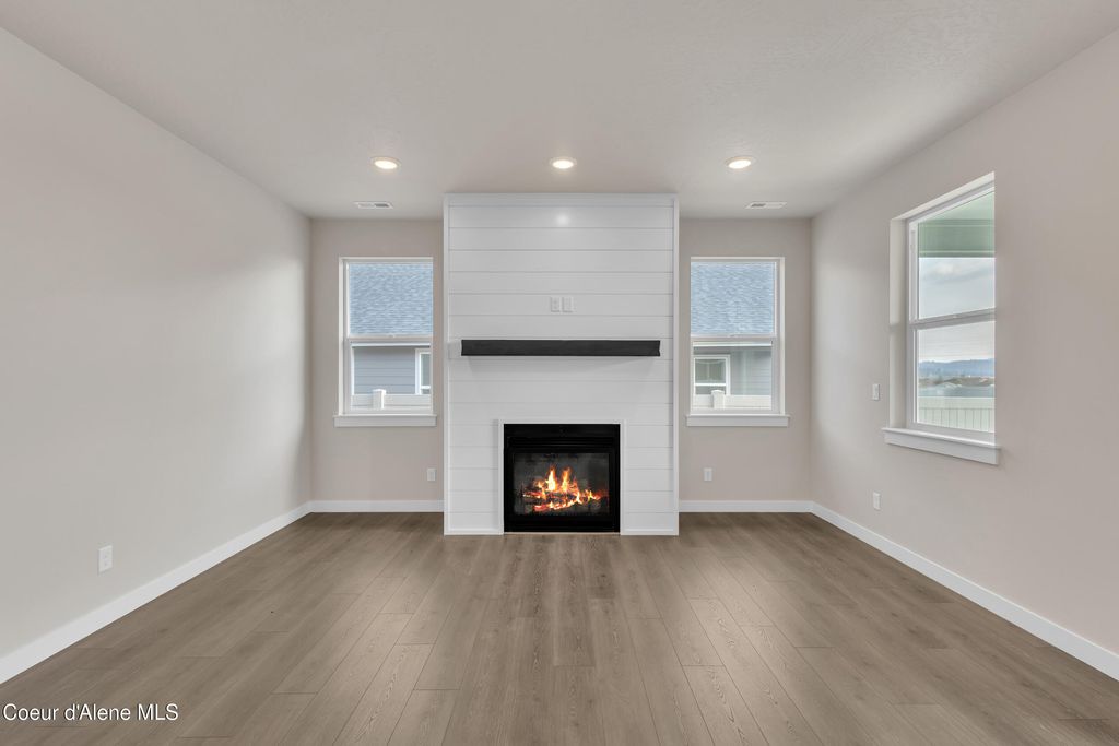 Photo of 6761 Coeur Terre Blvd, Coeur dAlene, ID 83815 (MLS # 25-10408)