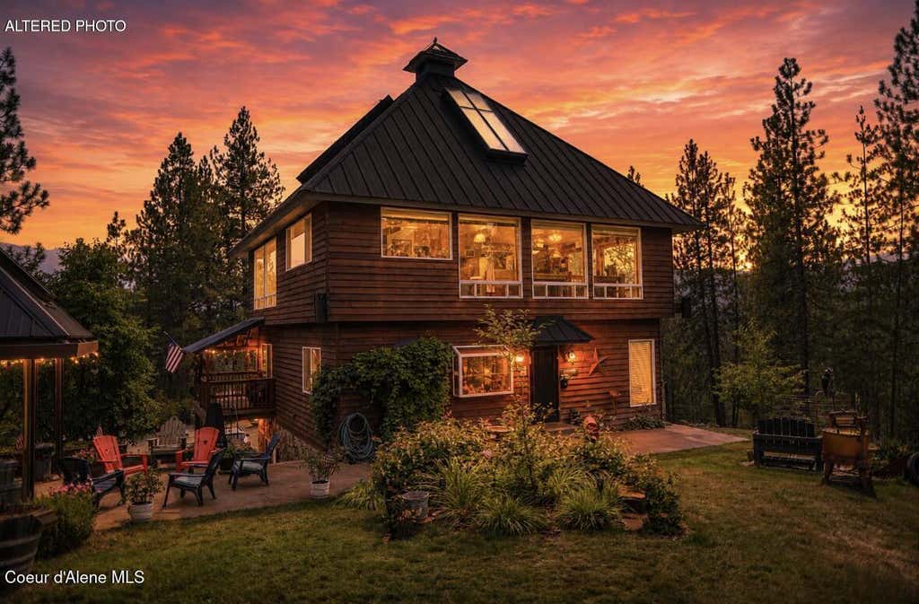 Photo of 483 Paradise, Pinehurst, ID 83850 (MLS # 26-8127)