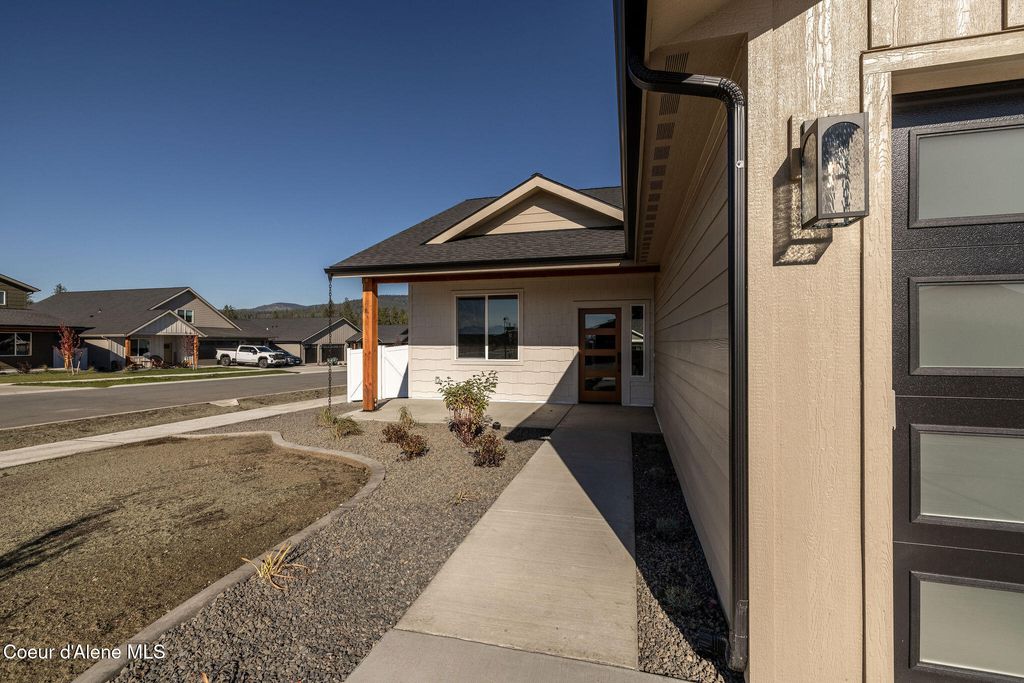 Photo of 9141 Cultivator Ave, Rathdrum, ID 83858 (MLS # 26-139)