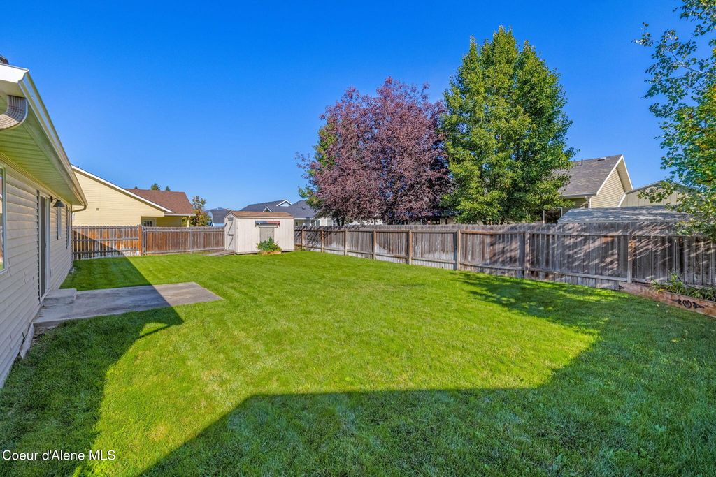 Photo of 600 ELM Rd, Post Falls, ID 83854 (MLS # 25-10212)