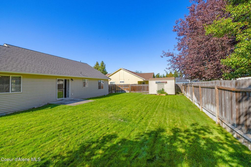 Photo of 600 ELM Rd, Post Falls, ID 83854 (MLS # 25-10212)