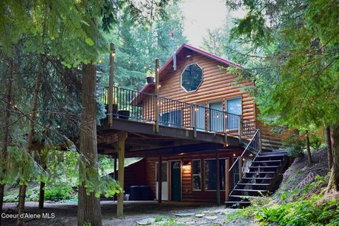 Photo of 294 Fall Creek Creek, Naples, ID 83847 (MLS # 25-9538)