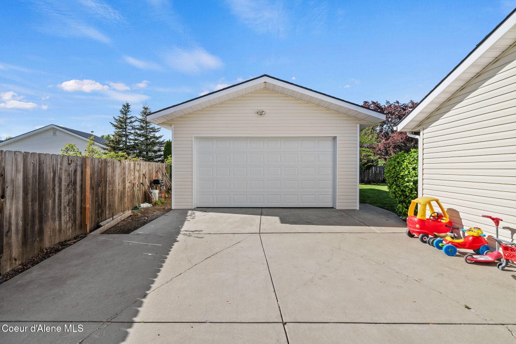 Photo of 2459 Warwick CT, Hayden, ID 83835 (MLS # 26-9808)