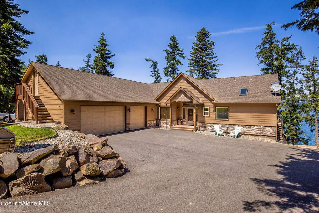 Photo of 7833 BURLEY Ct, Hayden, ID 83835 (MLS # 26-4555)
