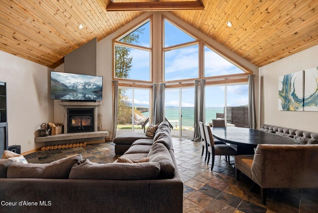 Photo of 23 Lakewood Dr Dr, Sagle, ID 83860 (MLS # 25-10340)