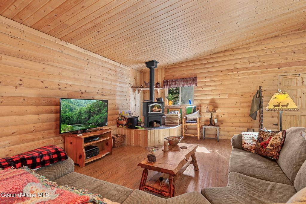 Photo of 25431 Lantern Hill Hill, Rathdrum, ID 83858 (MLS # 26-2000)