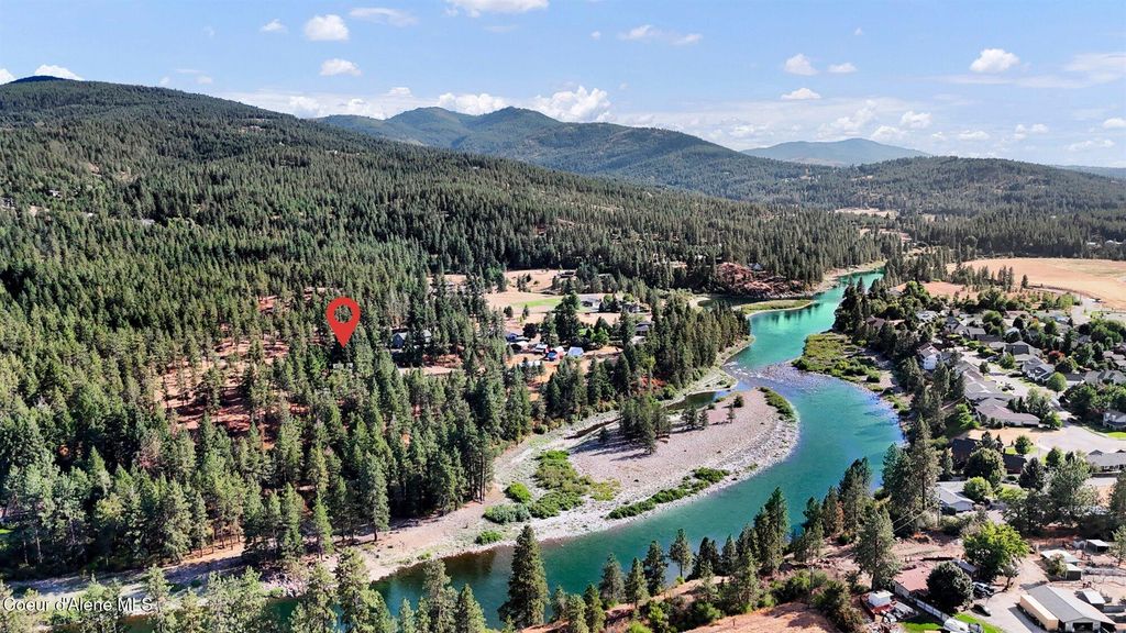 Photo of 609 Windswept Trl, Post Falls, ID 83854 (MLS # 25-8738)