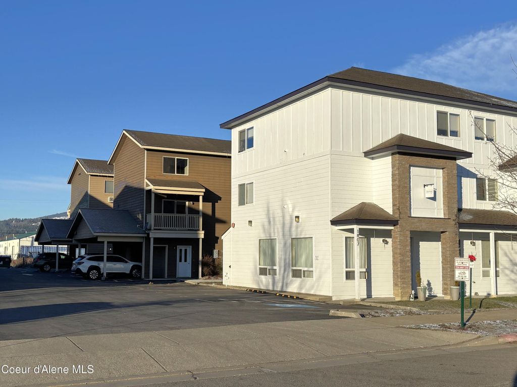 Photo of 1807 Culvers Dr #8, Sandpoint, ID 83864 (MLS # 26-258)