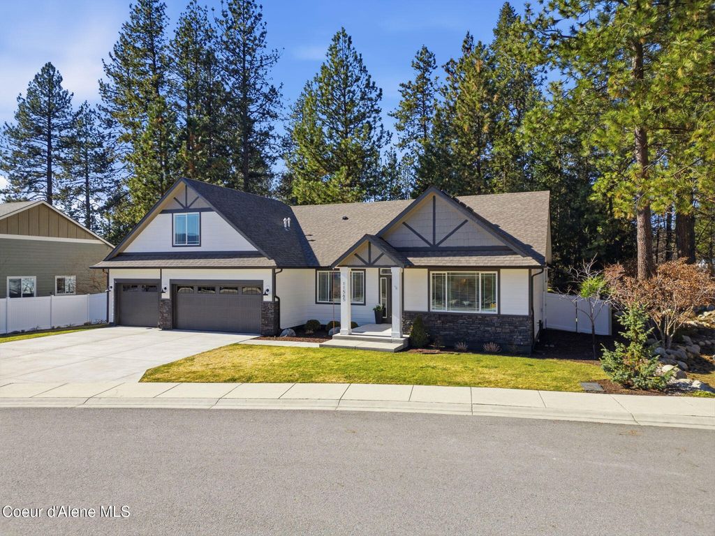 Photo of 11565 Emerald Dr, Hayden, ID 83835 (MLS # 26-2010)