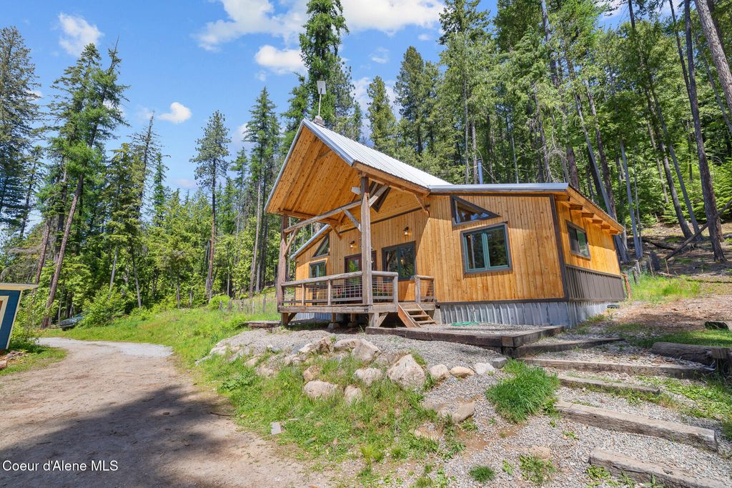 Photo of 99 Broten Way Way, Sagle, ID 83860 (MLS # 25-9380)