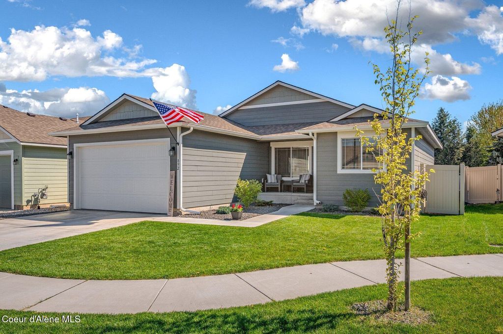 Photo of 892 Allenby Ct, Post Falls, ID 83854 (MLS # 26-4376)