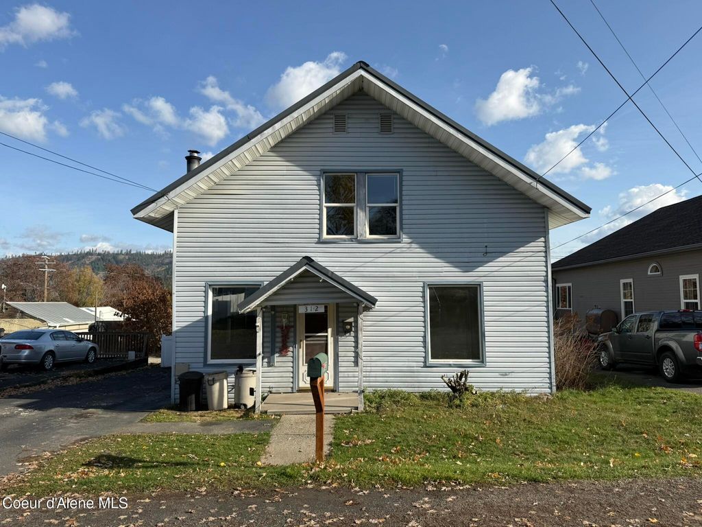 Photo of 312 4th St, St. Maries, ID 83861 (MLS # 25-10872)