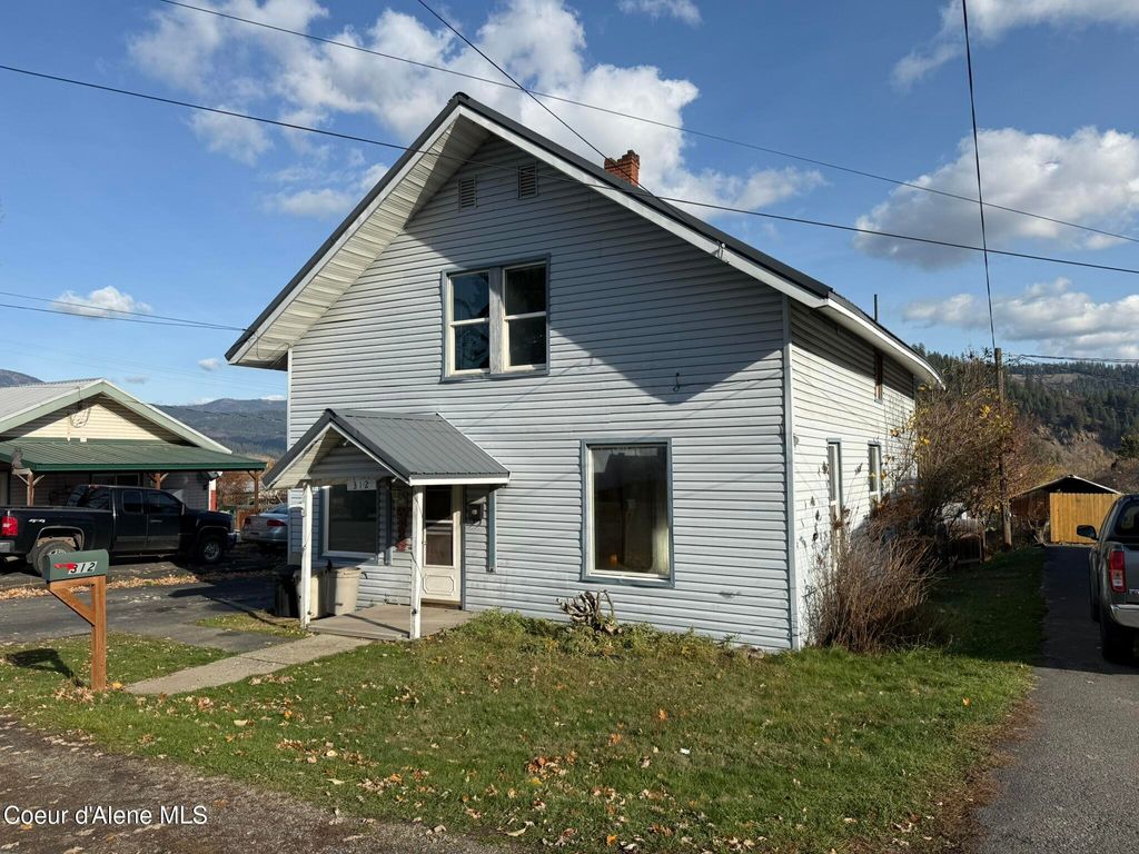 Photo of 312 4th St, St. Maries, ID 83861 (MLS # 25-10872)