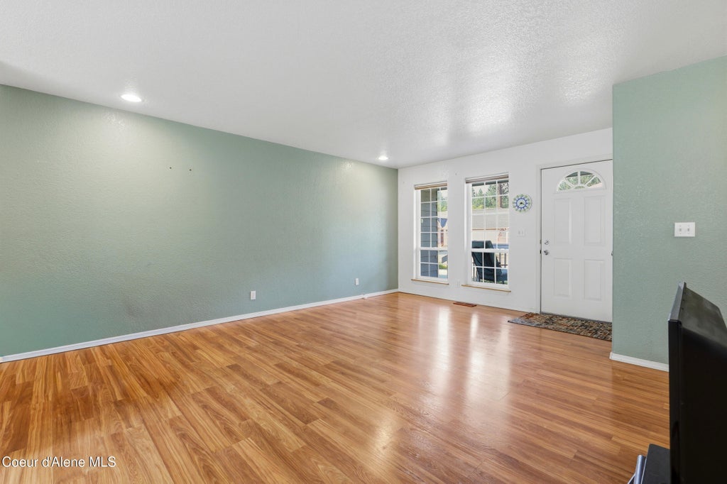 Photo of 922 Honeysuckle Glen Glen, Coeur dAlene, ID 83815 (MLS # 26-7812)