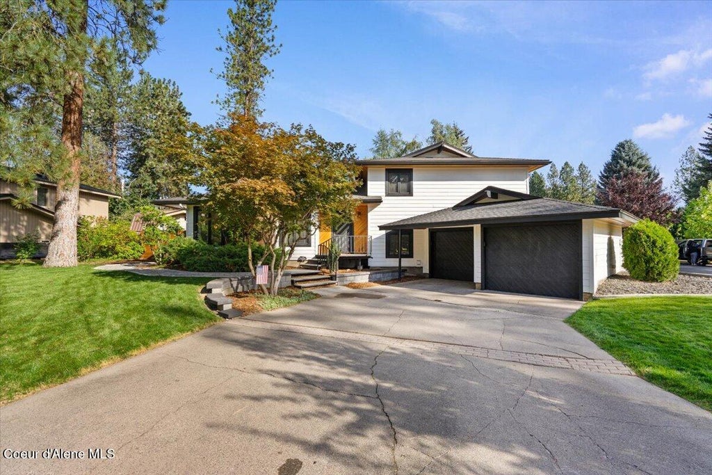 Photo of 2201 CANYON DR, Coeur dAlene, ID 83815 (MLS # 26-9571)