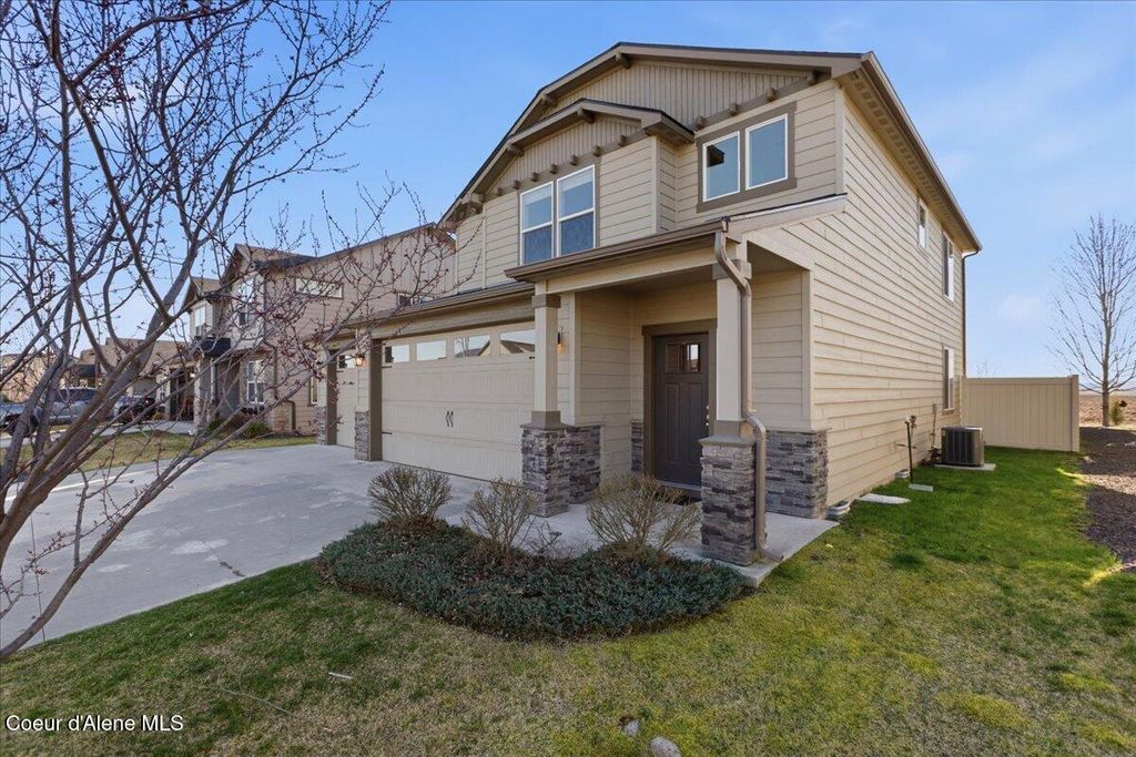 Photo of 13071 LOVELAND Way, Hayden, ID 83835 (MLS # 26-2851)