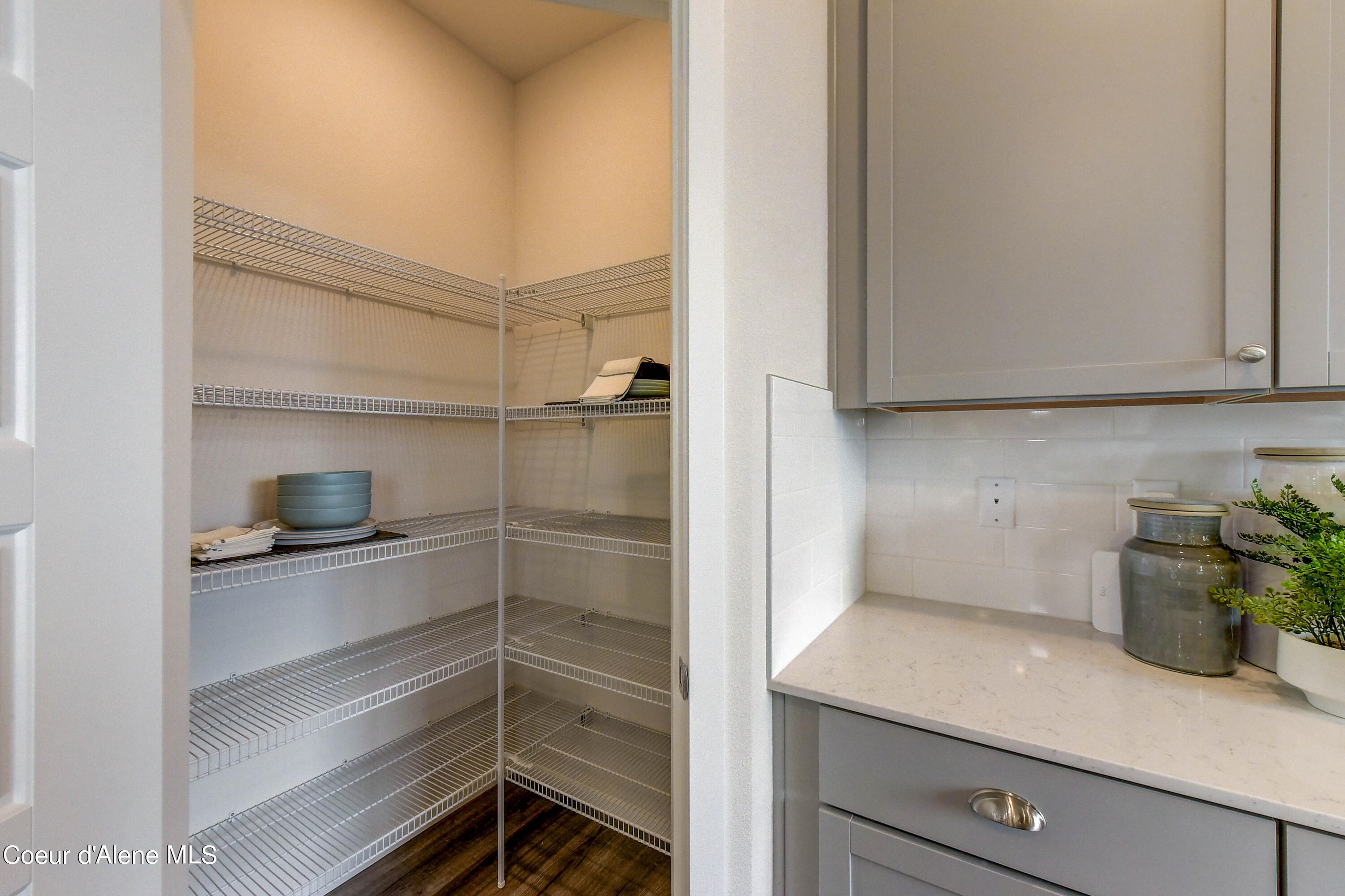 Hayden, Idaho 83835, United States, 4 Bedrooms Bedrooms, ,3 BathroomsBathrooms,Residential,Pending,18503