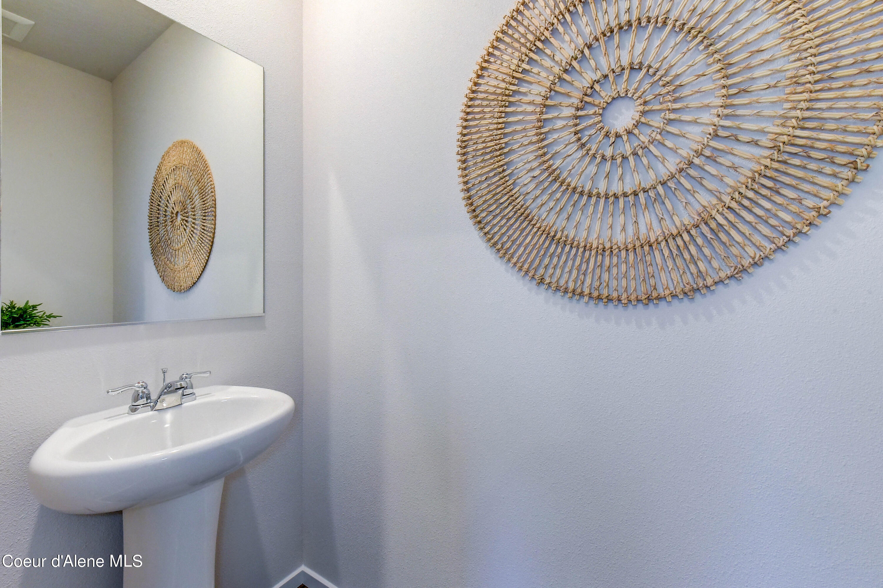 Hayden, Idaho 83835, United States, 4 Bedrooms Bedrooms, ,3 BathroomsBathrooms,Residential,Pending,18503