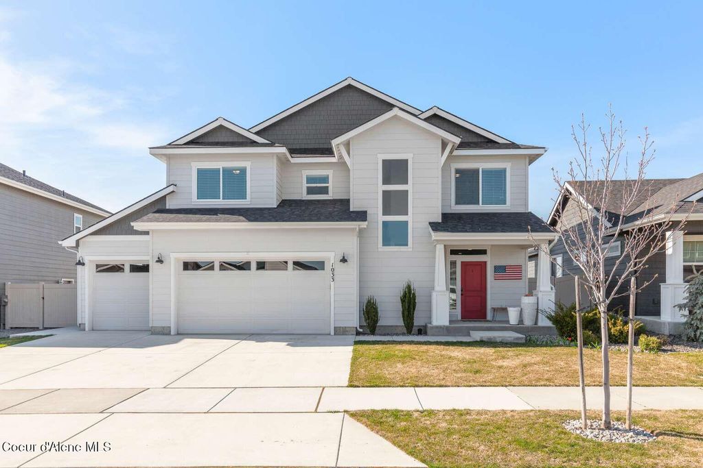 Photo of 1033 Percival Ave, Post Falls, ID 83854 (MLS # 26-3642)