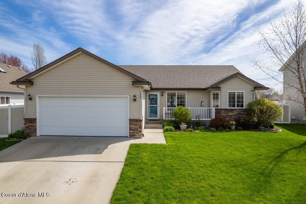 Photo of 4384 Lennox Loop, Coeur dAlene, ID 83814 (MLS # 26-3981)