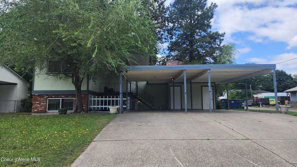 Photo of 1733 N 8th ST, Coeur dAlene, ID 83814 (MLS # 24-8492)