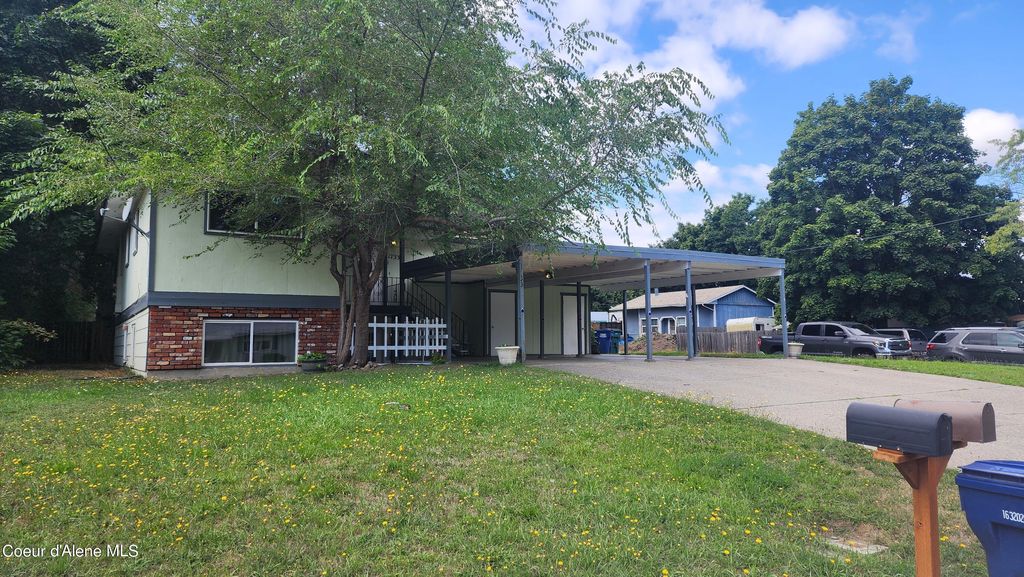 Photo of 1733 N 8th ST, Coeur dAlene, ID 83814 (MLS # 24-8492)