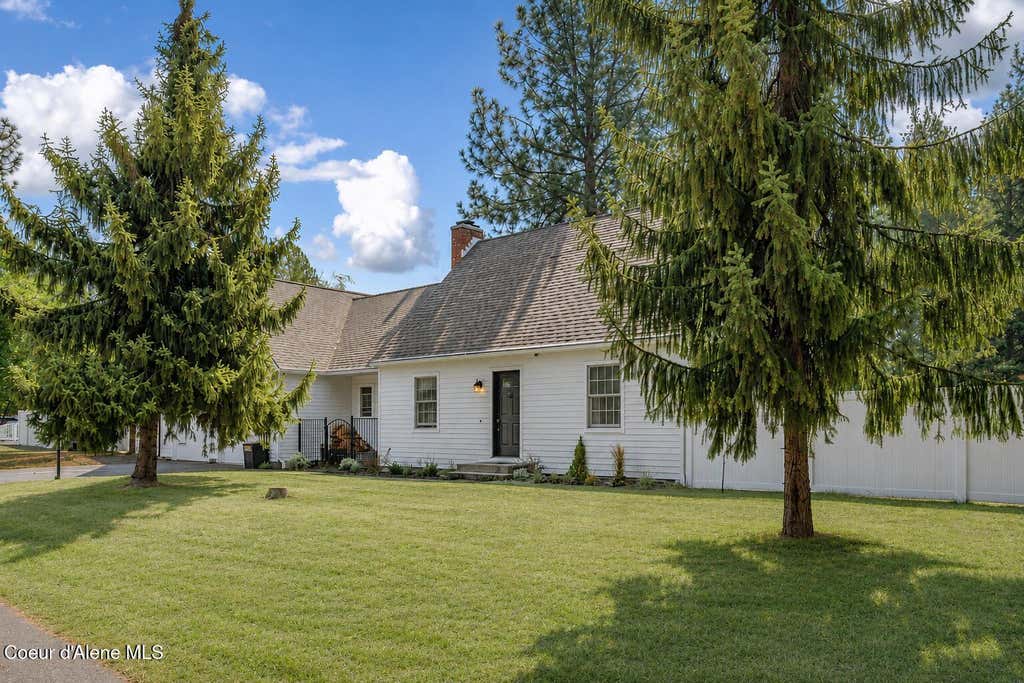 Photo of 1140 Forest Park Park, Coeur dAlene, ID 83815 (MLS # 26-8605)