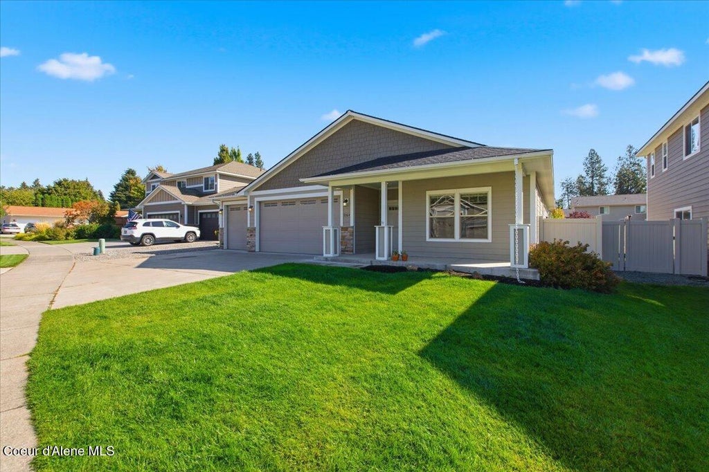 Photo of 3364 Sherwood DR, Coeur dAlene, ID 83815 (MLS # 26-9256)