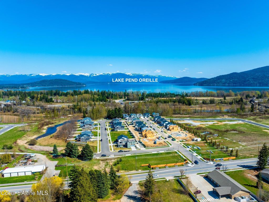 Photo of 610 MOSCOW St, Sandpoint, ID 83864 (MLS # 25-10920)