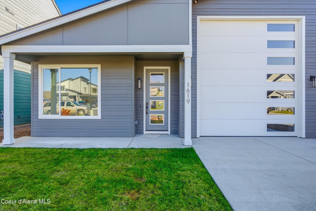 Photo of 1619 Gondola Ct, Sandpoint, ID 83864 (MLS # 26-7941)