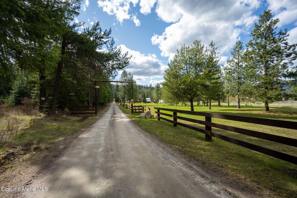 Photo of 704 Hidden Creek Creek, Sagle, ID 83860 (MLS # 25-8357)