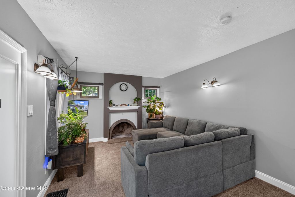 Photo of 2507 Mission AVE, Spokane, WA 99202 (MLS # 26-7518)