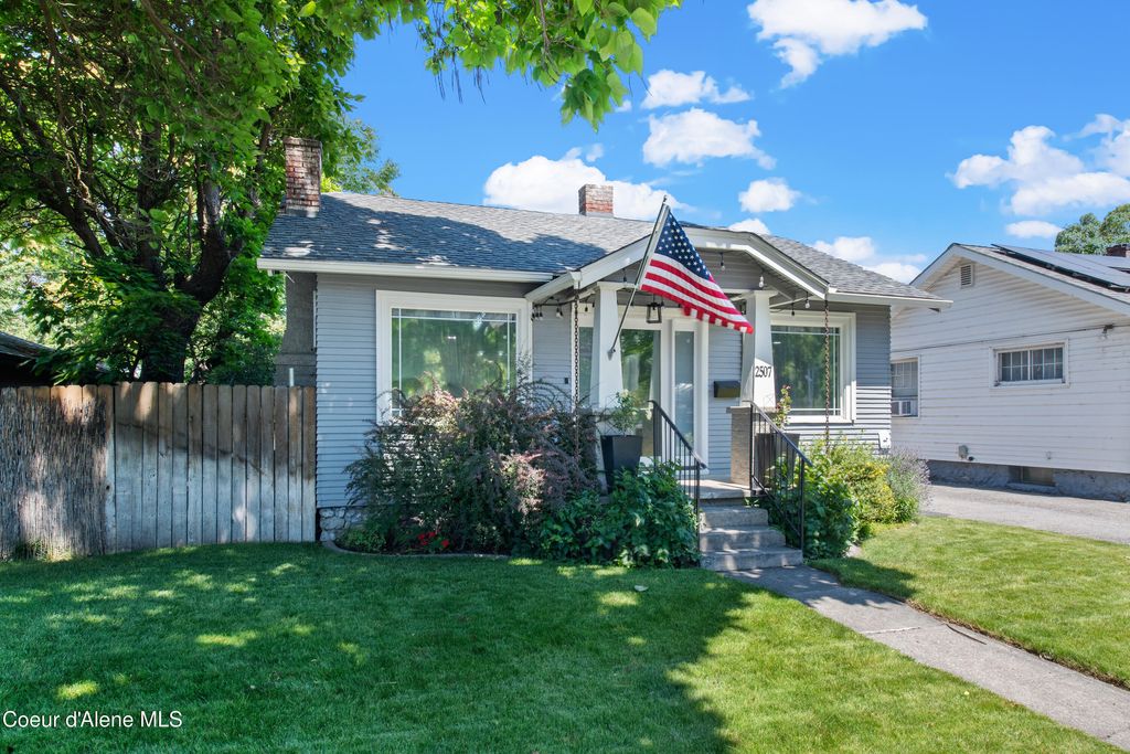 Photo of 2507 Mission AVE, Spokane, WA 99202 (MLS # 26-7518)