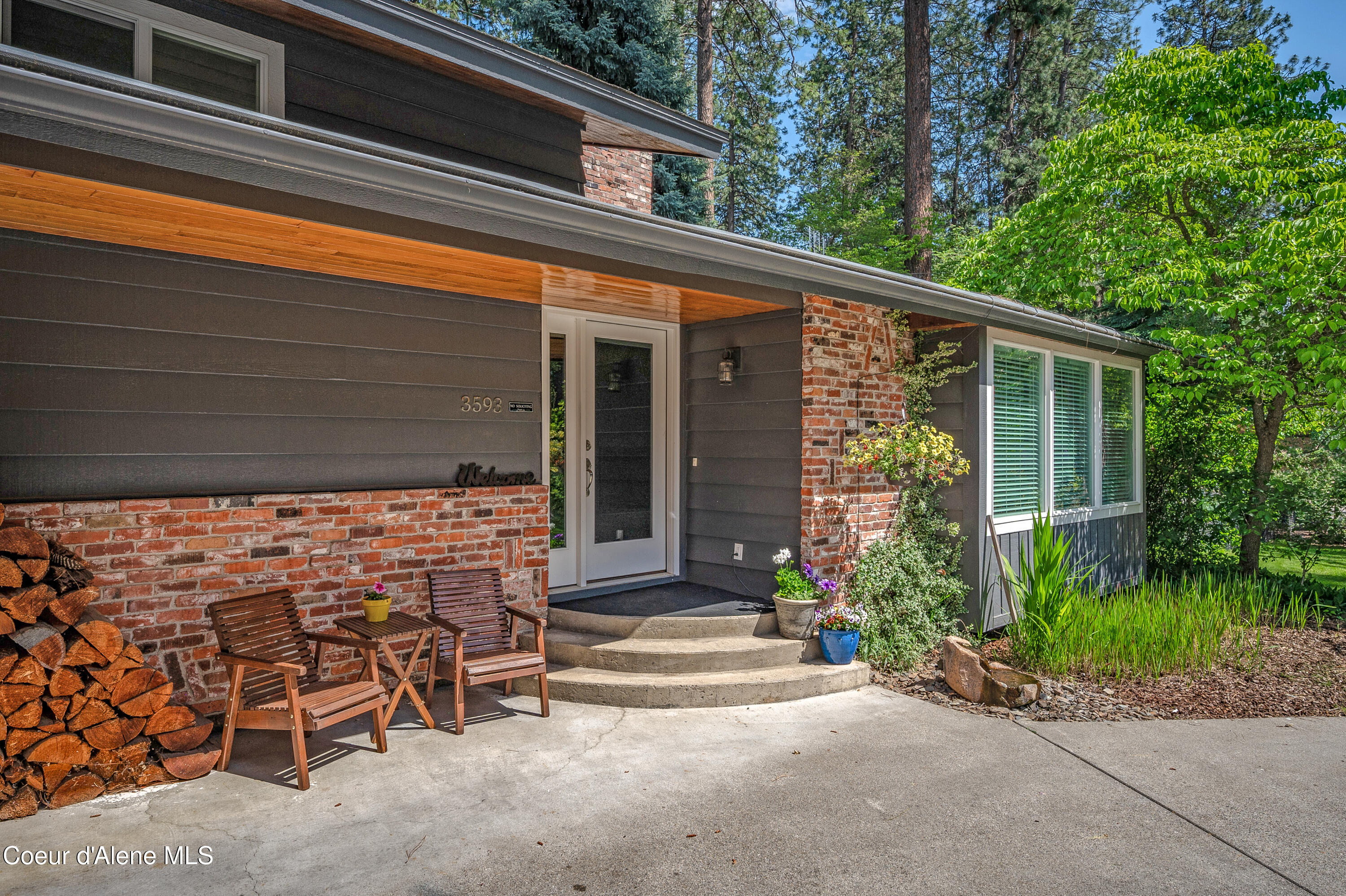 3593 W Fairway Dr, Coeur d'Alene, Alaska image 2