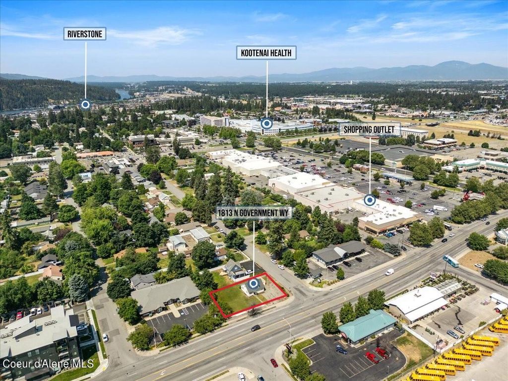 Photo of 1813 Government Way Way, Coeur dAlene, ID 83814 (MLS # 25-4594)