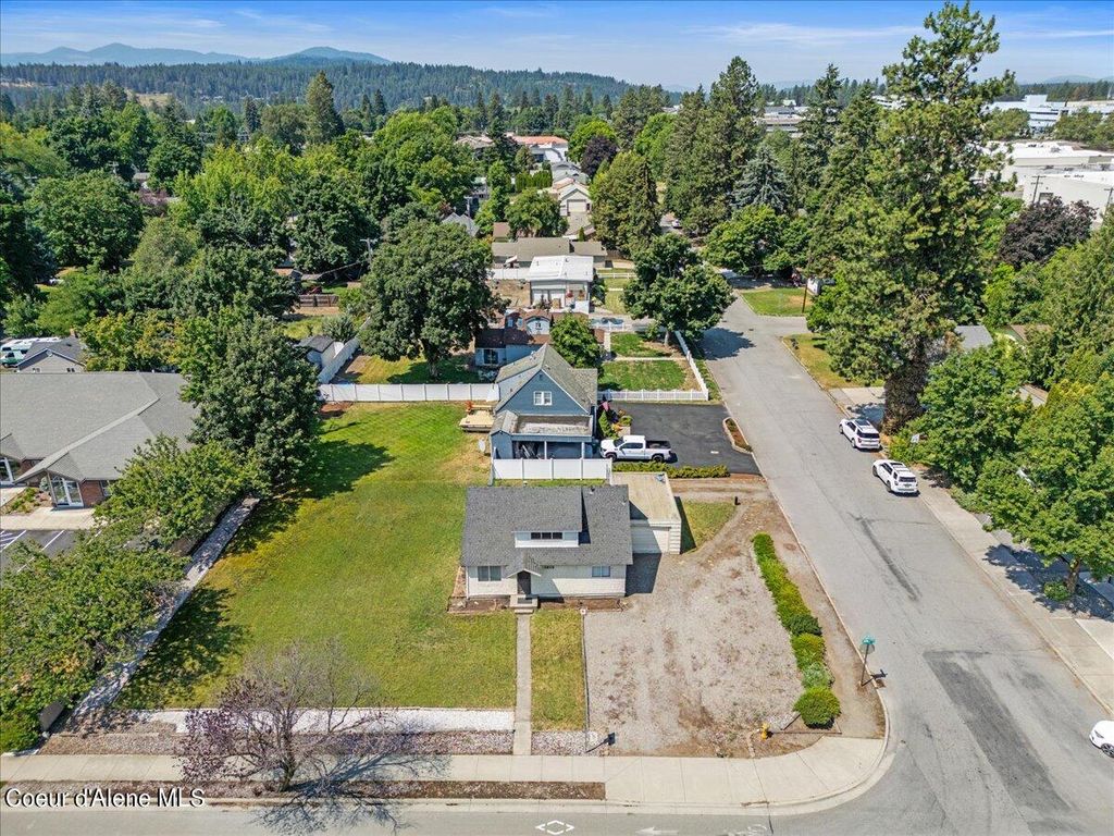 Photo of 1813 Government Way Way, Coeur dAlene, ID 83814 (MLS # 25-4594)