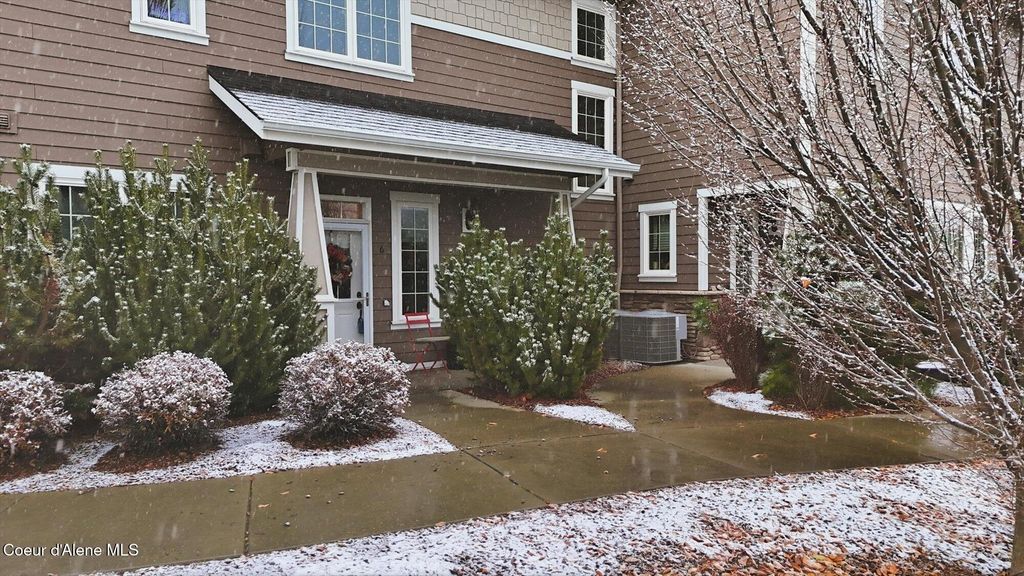 Photo of 4583 Greenchain Loop #6, Coeur dAlene, ID 83814 (MLS # 25-11366)